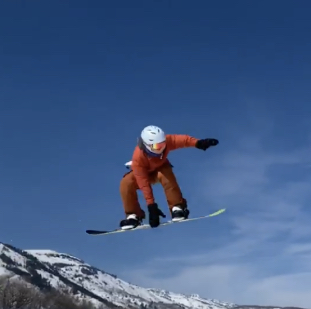 This image has an empty alt attribute; its file name is snowboard.jpg